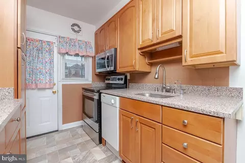 204 Kingston Rd, Middle River, MD 21220 photo 12