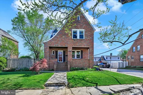 2812 Alden Rd, Parkville, MD 21234