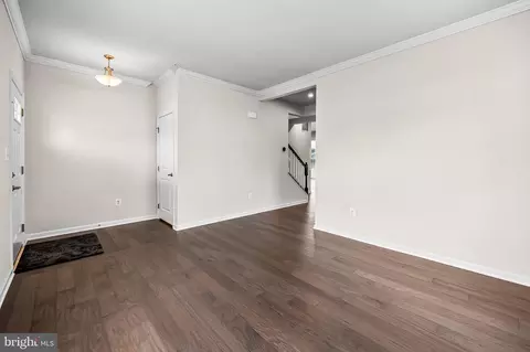906 Oakfields Ct, Middle River, MD 21220 photo 6