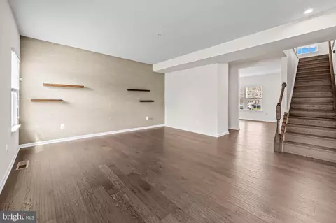 906 Oakfields Ct, Middle River, MD 21220 photo 16