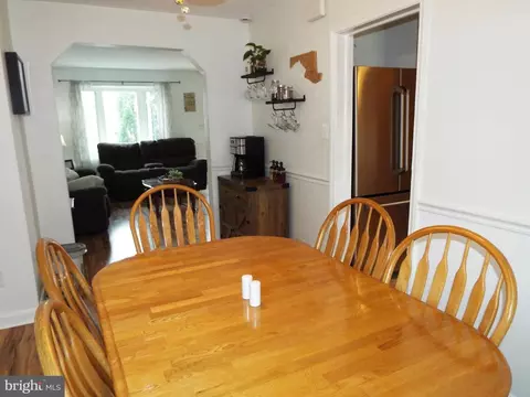 Dining - 5486 Oakland Rd, Halethorpe, MD 21227 photo 2 of 3