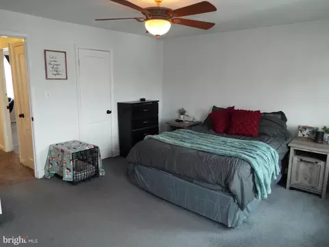 Bedroom - 5486 Oakland Rd, Halethorpe, MD 21227 photo 2 of 3