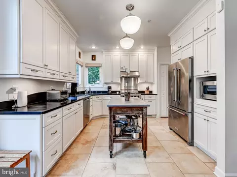 51 Taverngreen Ct, Baltimore, MD 21209 photo 10