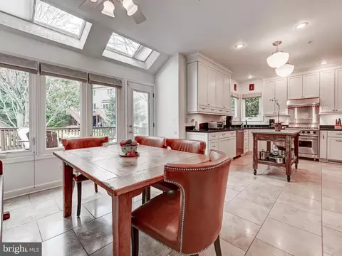 51 Taverngreen Ct, Baltimore, MD 21209 photo 11