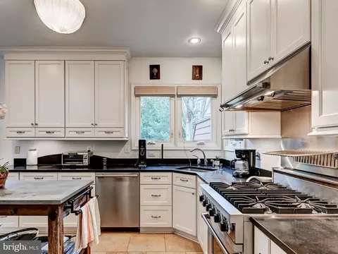 51 Taverngreen Ct, Baltimore, MD 21209 photo 14