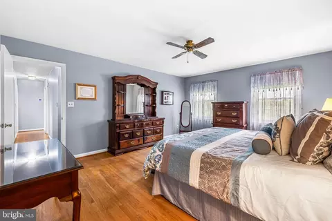 Bedroom - 2316 Ridge Rd, Windsor Mill, MD 21244 photo 2 of 7