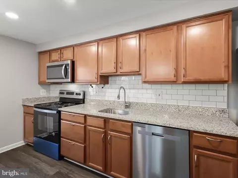 Kitchen - 1026 Circle Dr, Halethorpe, MD 21227 photo 3 of 6