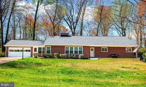 28 Bangert Ave, Perry Hall, MD 21128