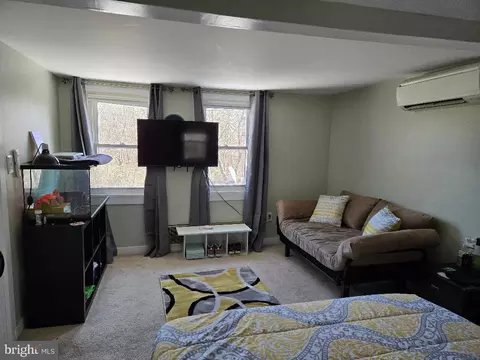 Bedroom - 18350 Falls Rd, Hampstead, MD 21074 photo 8 of 10