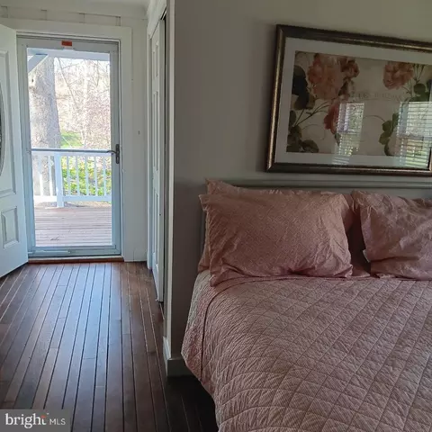 Bedroom - 18350 Falls Rd, Hampstead, MD 21074 photo 5 of 10