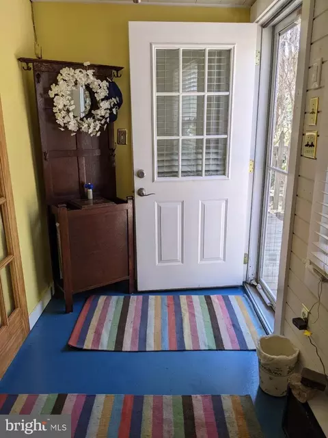 Entry Way - 18350 Falls Rd, Hampstead, MD 21074 photo 4 of 7