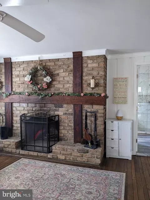 Entry Way - 18350 Falls Rd, Hampstead, MD 21074 photo 3 of 7