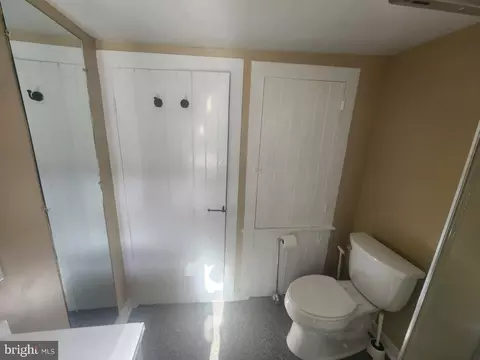 Entry Way - 18350 Falls Rd, Hampstead, MD 21074 photo 5 of 7