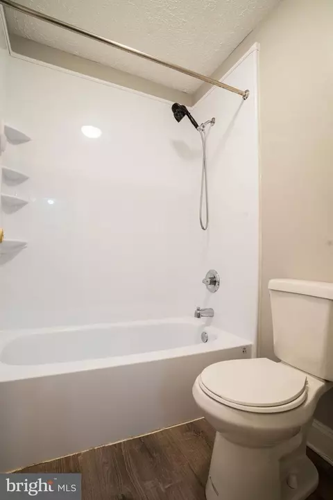 Bath - 36 Perryfalls Pl, Nottingham, MD 21236 photo 5 of 7