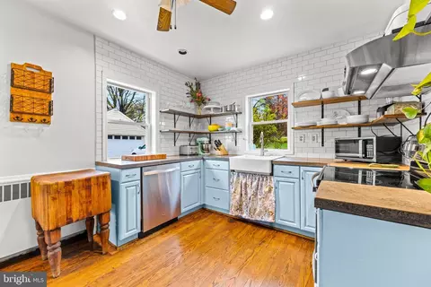 Kitchen - 15016 Hanover Pike, Upperco, MD 21155 photo 1 of 3