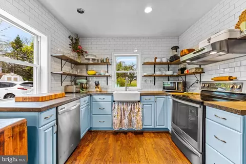 Kitchen - 15016 Hanover Pike, Upperco, MD 21155 photo 2 of 3