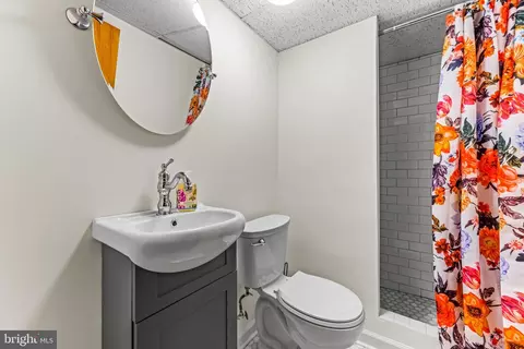 Bath - 15016 Hanover Pike, Upperco, MD 21155 photo 3 of 3