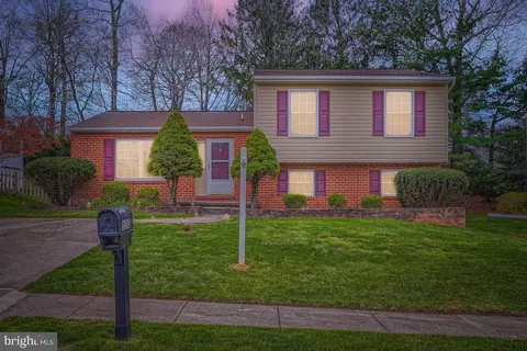 3515 Parkfalls Dr, Nottingham, MD 21236