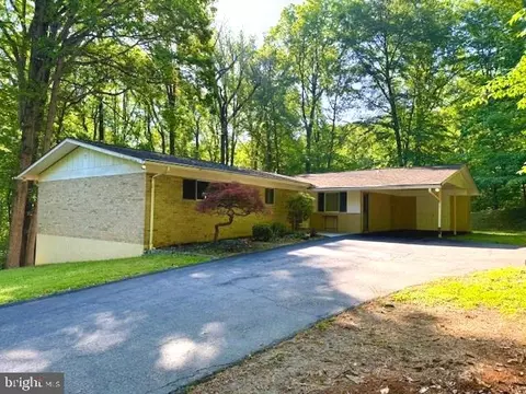8114 Anita Rd, Pikesville, MD 21208