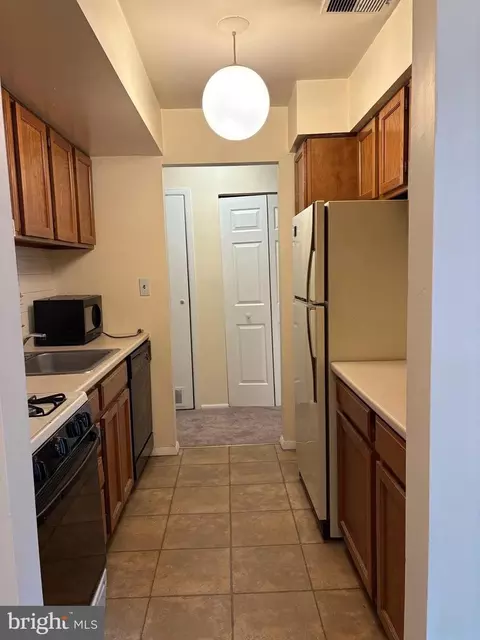 Kitchen - 9 Windblown Ct #101, Baltimore, MD 21209 photo 1 of 2