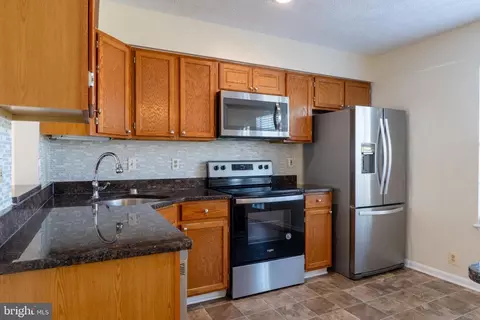 224 Oak Leaf Way, Halethorpe, MD 21227 photo 10