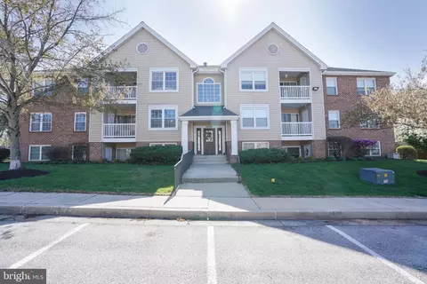 10 Rumford Dr #201, Catonsville, MD 21228