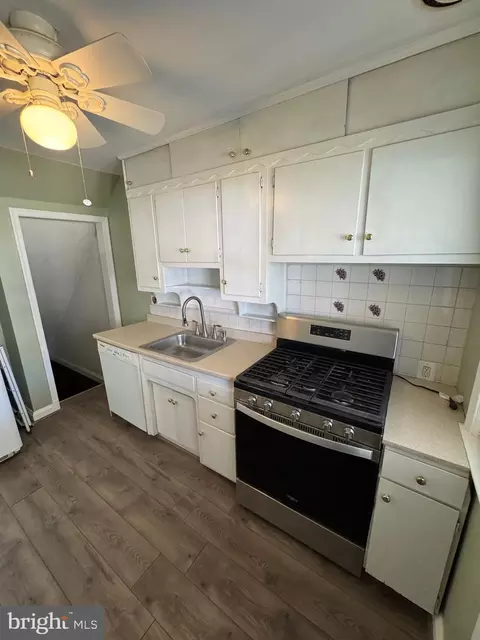 1052 Downton Rd, Halethorpe, MD 21227 photo 14