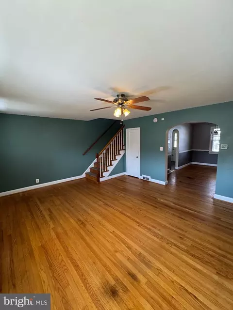 1052 Downton Rd, Halethorpe, MD 21227 photo 3