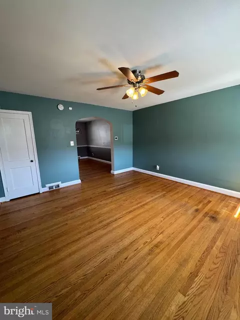 1052 Downton Rd, Halethorpe, MD 21227 photo 2