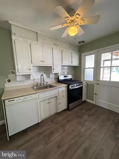 1052 Downton Rd, Halethorpe, MD 21227 photo 12
