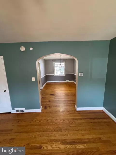 1052 Downton Rd, Halethorpe, MD 21227 photo 6