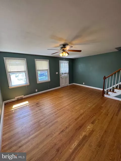 1052 Downton Rd, Halethorpe, MD 21227 photo 5