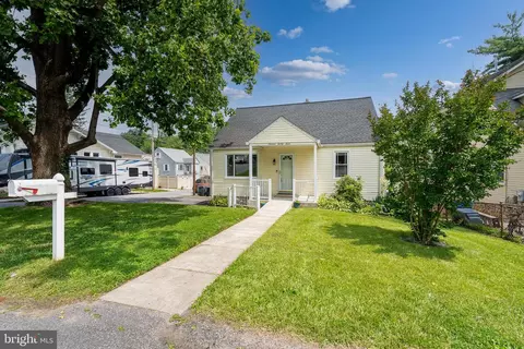 1923 Oak Dr, Gwynn Oak, MD 21207