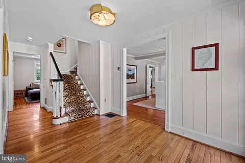 Entry Way - 1846 Circle Rd, Towson, MD 21204 photo 2 of 4