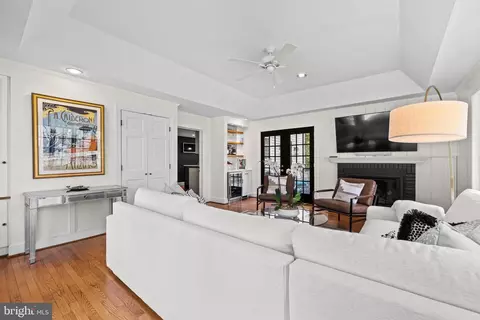 Living - 1846 Circle Rd, Towson, MD 21204 photo 6 of 7