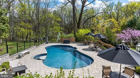 Exterior - 1846 Circle Rd, Towson, MD 21204 photo 6 of 12