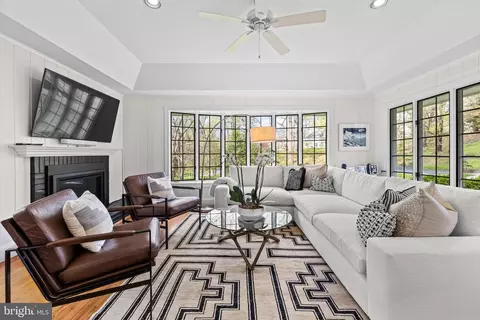 Living - 1846 Circle Rd, Towson, MD 21204 photo 7 of 7