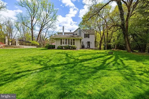 Exterior - 1846 Circle Rd, Towson, MD 21204 photo 11 of 12
