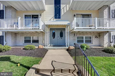 7 Warren Lodge Ct #2-B, Cockeysville, MD 21030