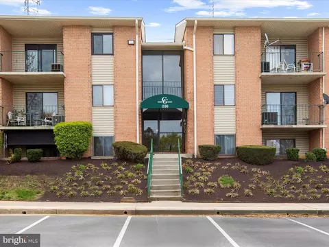 1100 Lisadale Cir #3A, Catonsville, MD 21228