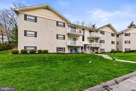 1 Warren Lodge Ct #C, Cockeysville, MD 21030