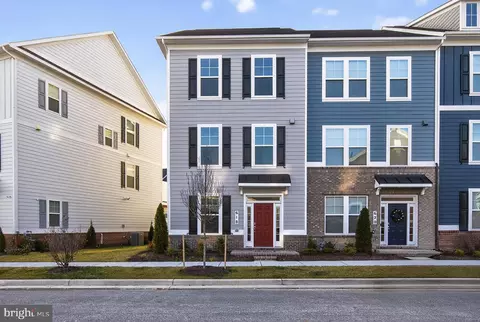 618 Barnehurst St, Middle River, MD 21220