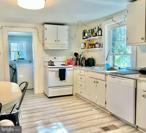 6 Cedar Ave, Towson, MD 21286 photo 4