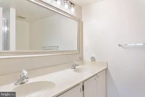 Bath - 8 Mullingar Ct #302, Lutherville Timonium, MD 21093 photo 1 of 1