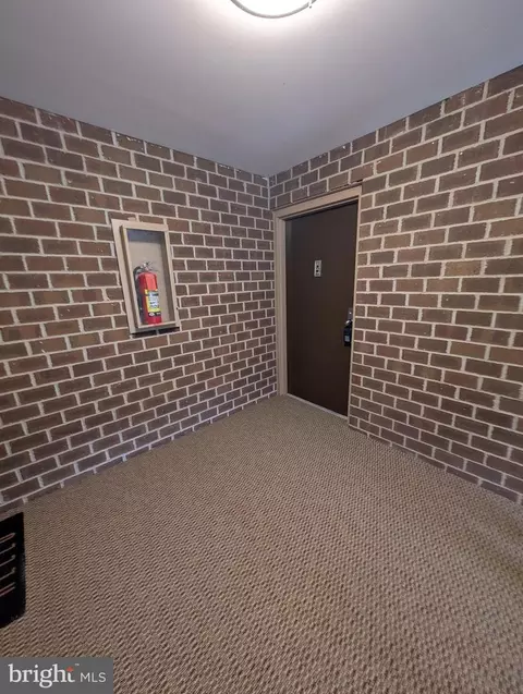 Entry Way - 8 Mullingar Ct #302, Lutherville Timonium, MD 21093 photo 3 of 4