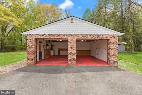 Exterior - 6521 Blackhead Rd, Middle River, MD 21220 photo 5 of 8