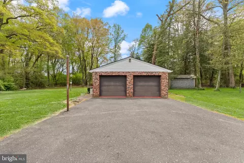 Exterior - 6521 Blackhead Rd, Middle River, MD 21220 photo 4 of 8