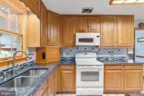 Kitchen - 6521 Blackhead Rd, Middle River, MD 21220 photo 2 of 2