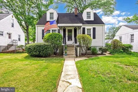 16 Pelczar Ave, Essex, MD 21221