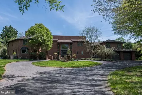 1 Fox Field Ct, Reisterstown, MD 21136